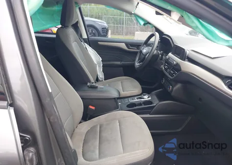 2022 Ford Escape S z USA, uszkodzony, nr VIN 1FMCU0F65NUA12671